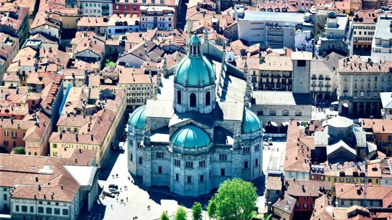 alessio roversi vkxypr6urs4 unsplash